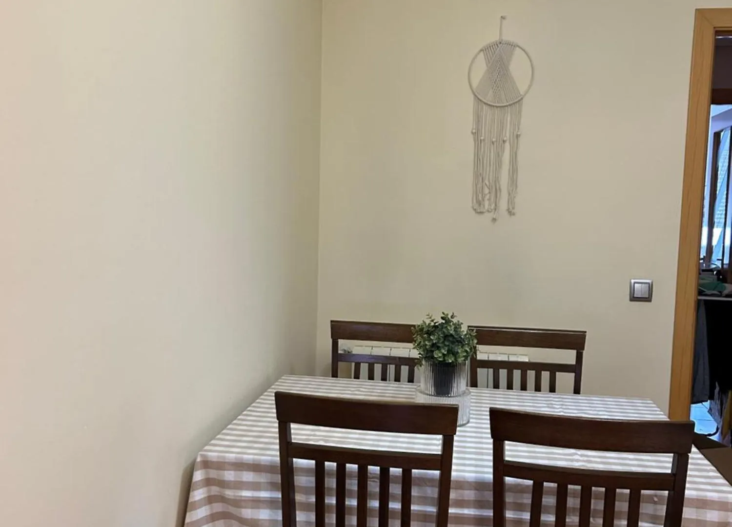Guest house Comoda Habitacion Individual Madrid
